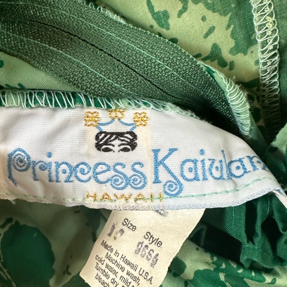 Vintage Hawaiian Muumuu Princess Kaiulani Green Tropical Ruffle Dress - Picture 3 of 5